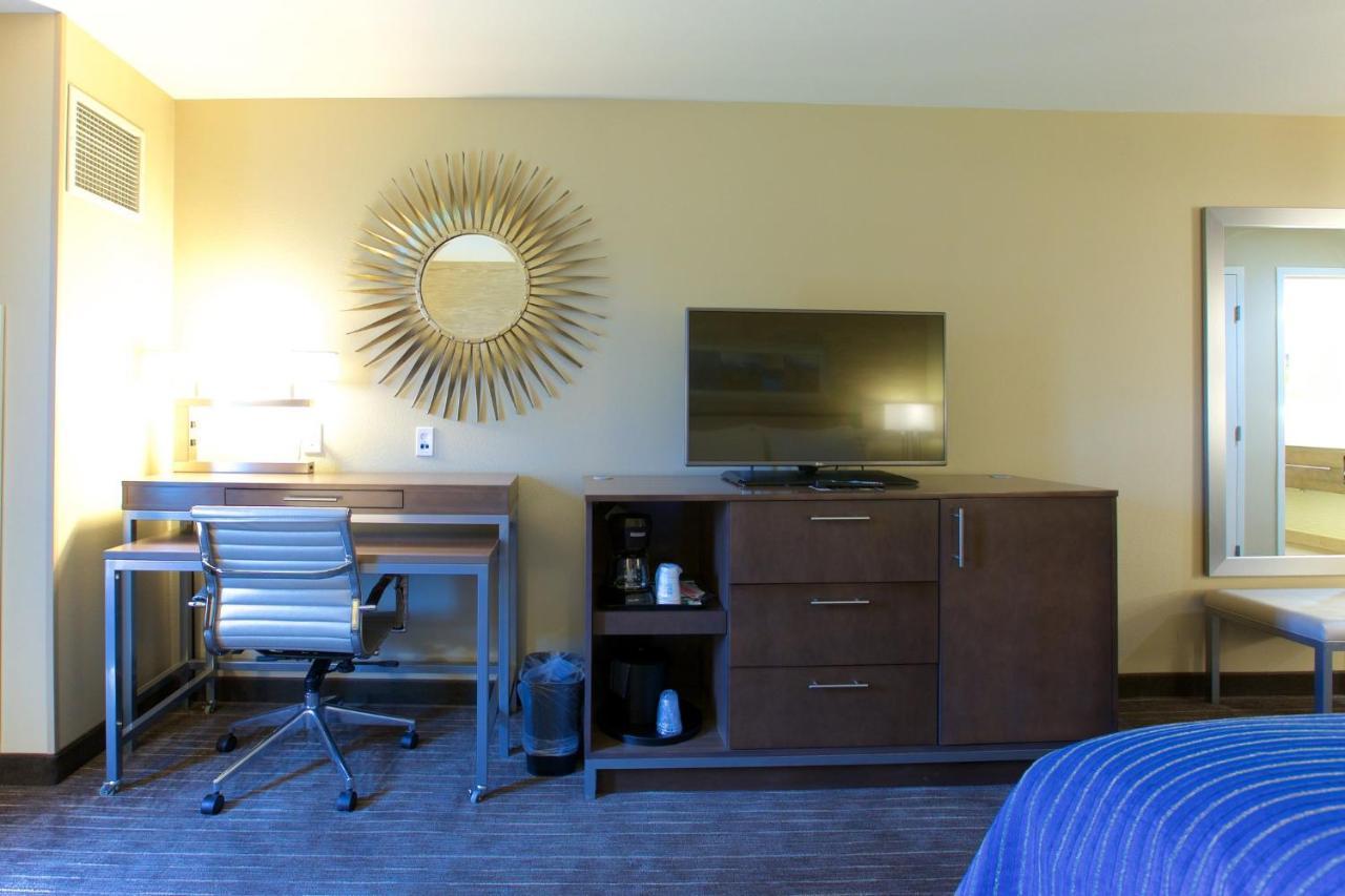 Holiday Inn Express Fargo Sw I94 Medical Center, An Ihg Hotel Εξωτερικό φωτογραφία